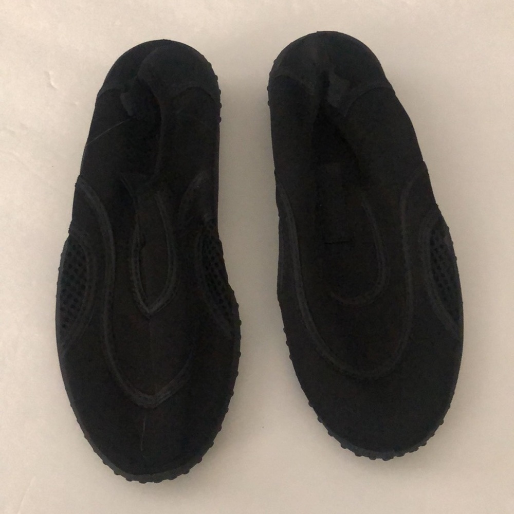Boys 5-6 Small Black Water Shoes